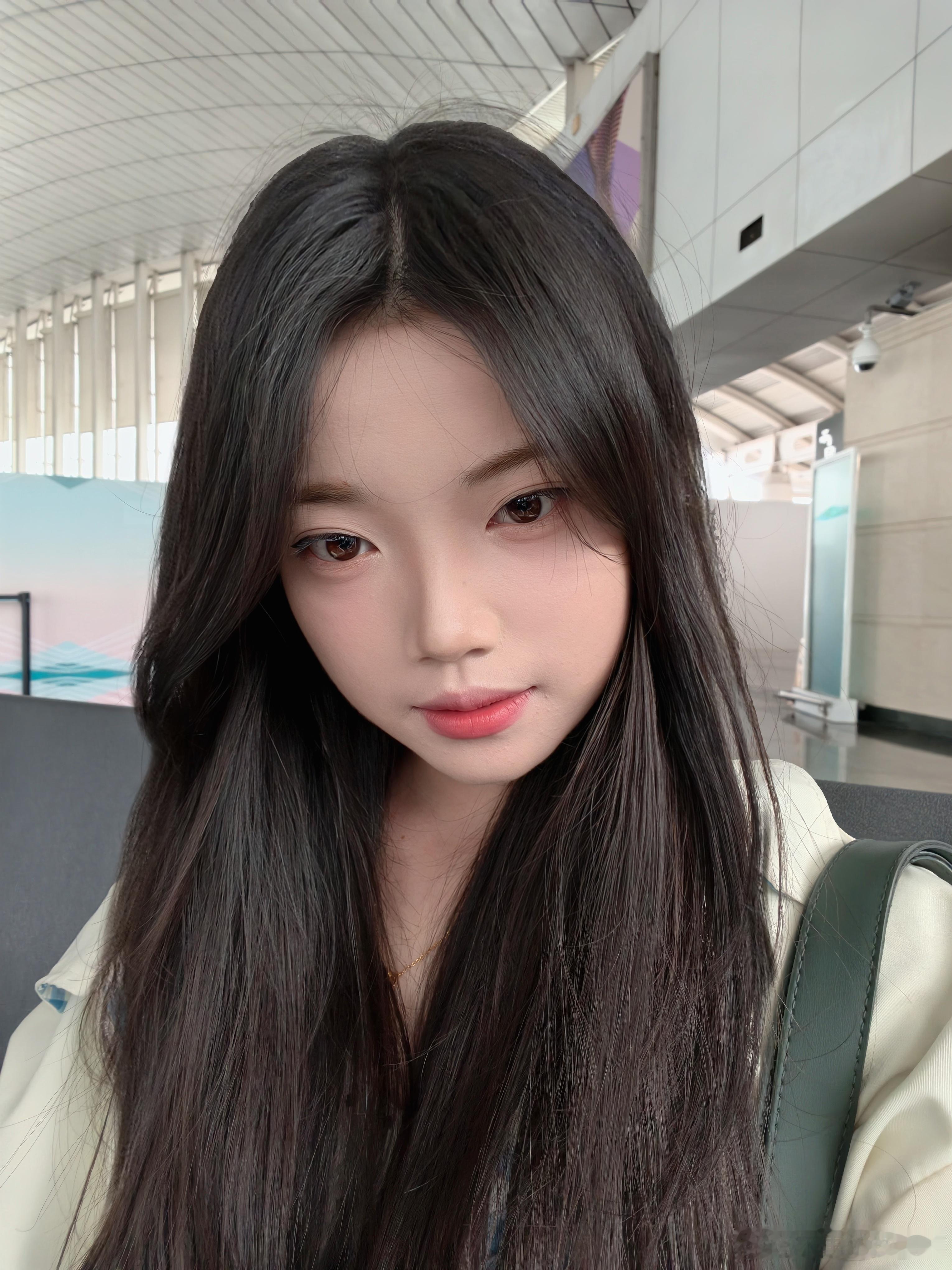 今天去深圳参加鸿蒙智行春季新品发布会新品非常多，猜一猜肖战今晚会不会来呢？鸿蒙智