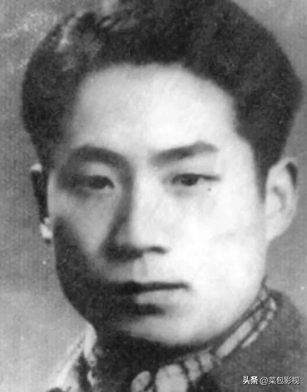 1948年4月18日，地下党员李维嘉接完头，正要回家，一个小姑娘却偷偷朝他摆手，