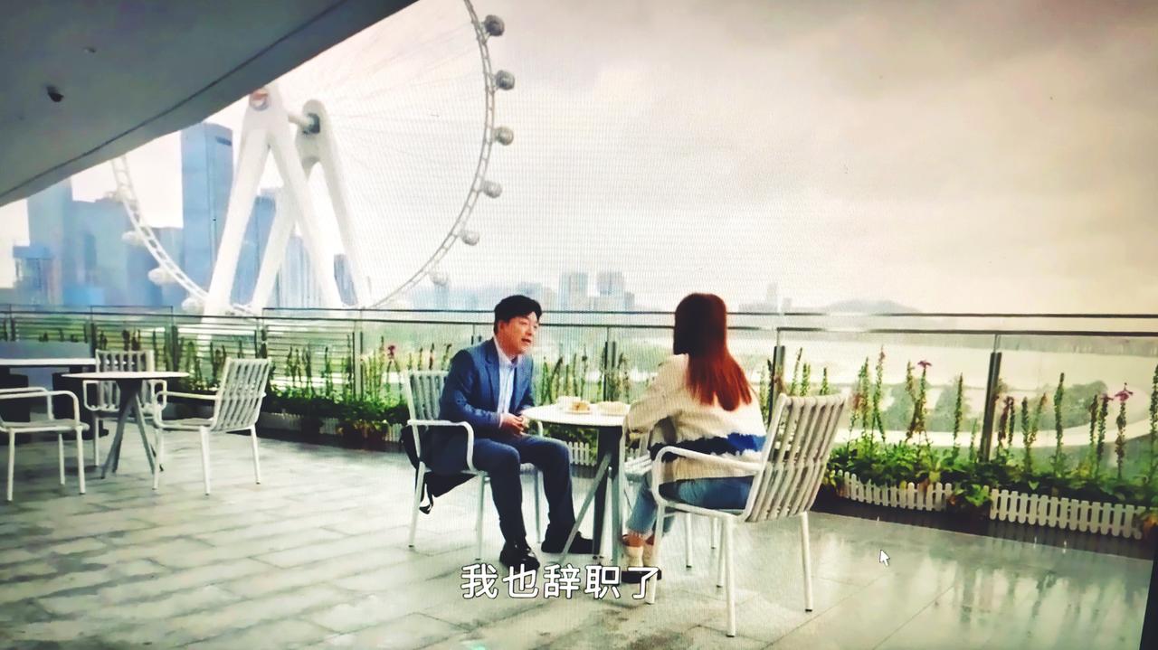 现在AI的功能还是蛮强大的，就给他一张剧照，它就能告诉你这个背景是哪个地方的？晒