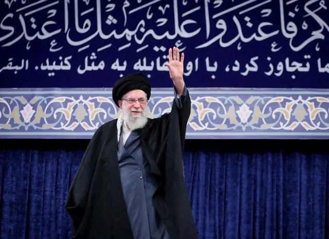 泪目！哈梅内伊告别仪式今夜开启，圣城马什