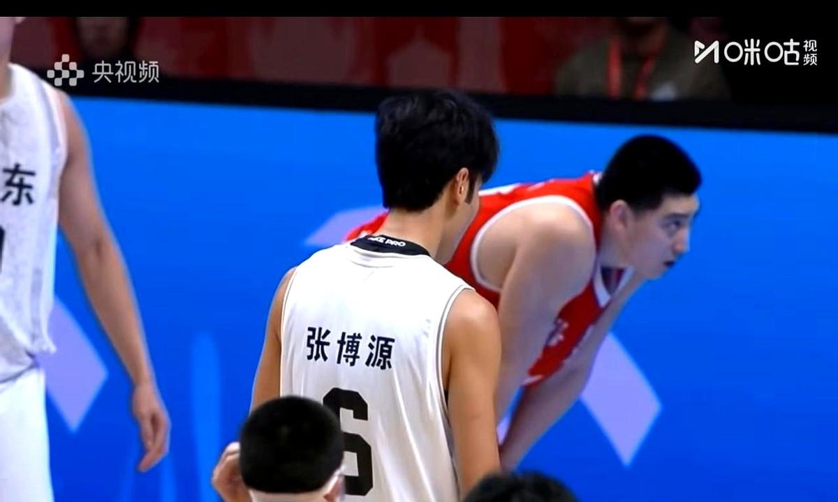 张博源最终31分9板也是空砍，末节得分疲软，山东队整体性太差。这比赛看得人着急，
