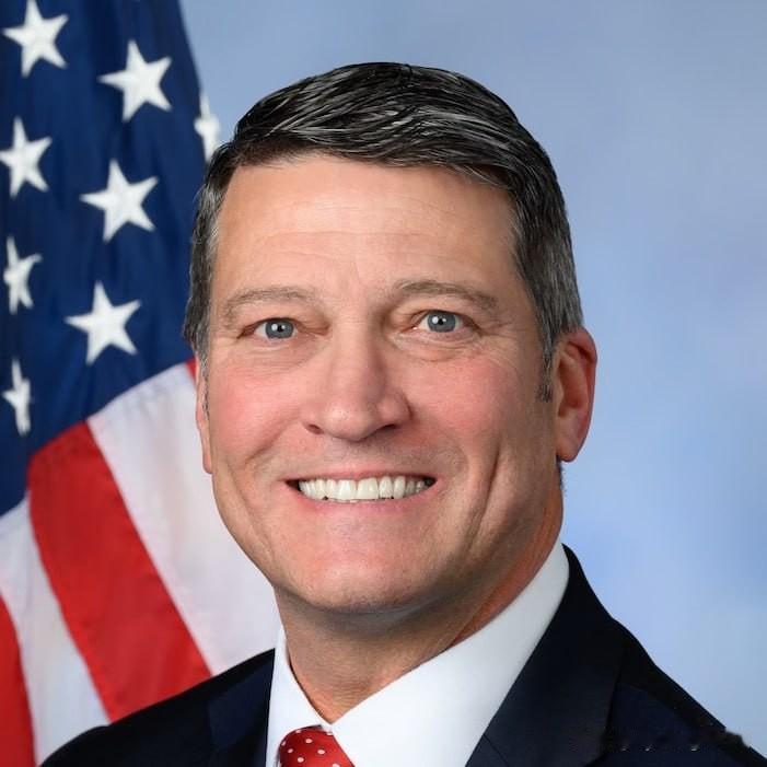 🇺🇸 退役海军少将罗尼·杰克逊担任众议院情报与特种作战小组委员会主席。

罗