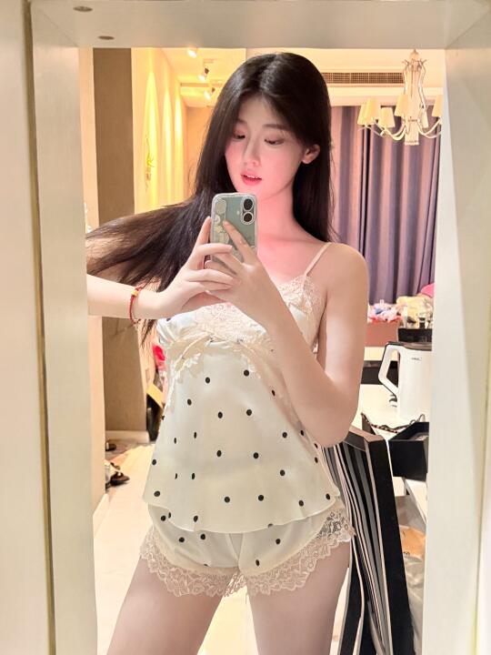 白月光的睡衣波点风yyds😍😍