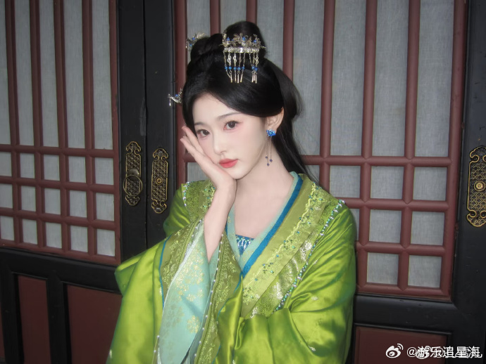 孔雪儿你让我害怕孔雪儿李雁回美强惨谁看完孔雪儿演的李雁回心里五味杂陈，从前眼里全