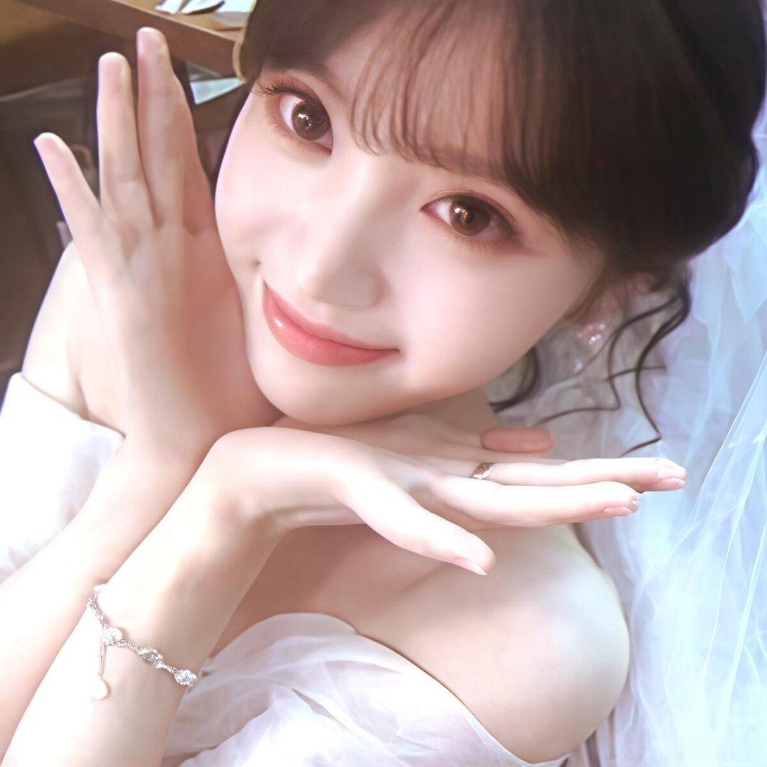 田曦薇你要嫁给我吗 田曦薇的婚纱造型好梦幻，蝴蝶结像小猫耳朵一样俏皮，甜度超标了