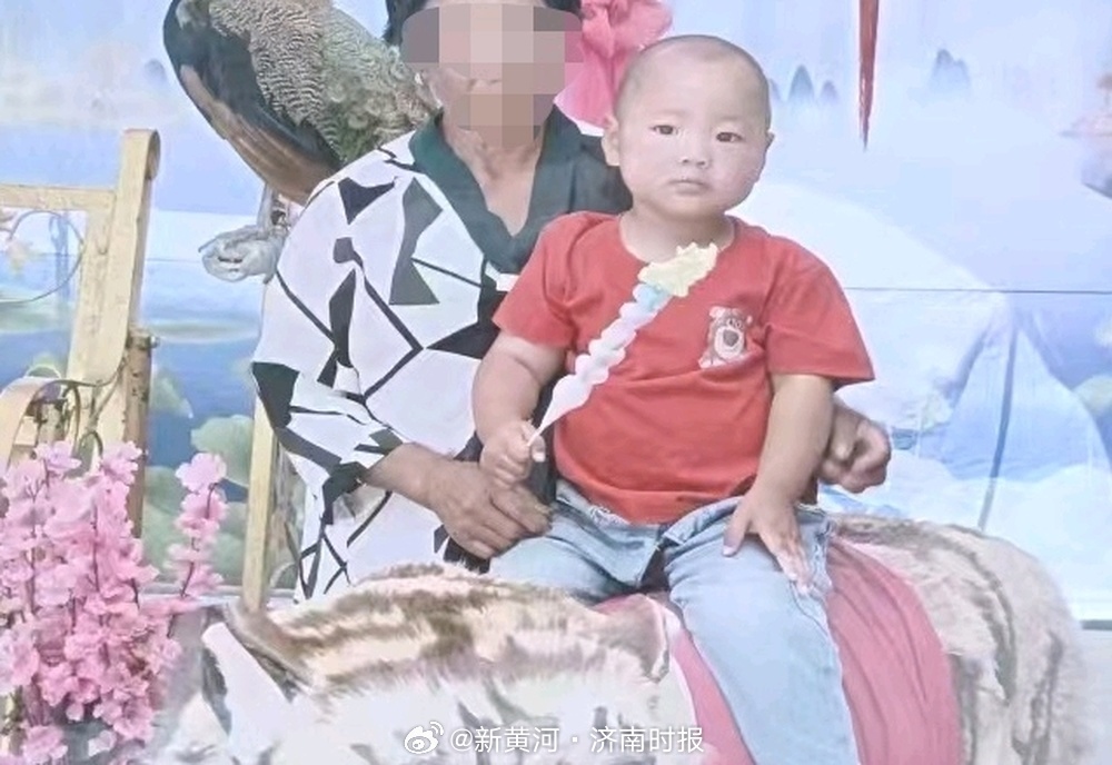 【#甘肃两岁半女童走失5天未归#：家属急盼好心人提供线索】甘肃省庆阳市合水县两岁