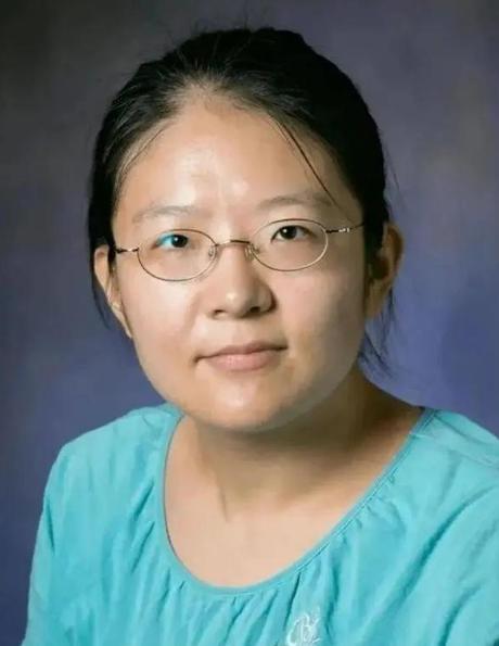 广州一女教授在985任教3年，每次课上都没几个人上课，最终因考核不过惨遭辞退，万