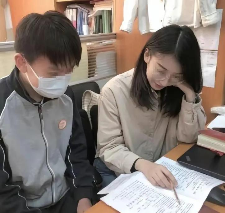 【有位网友缺德啊！】
在下面留言：放过孩子，冲我来！