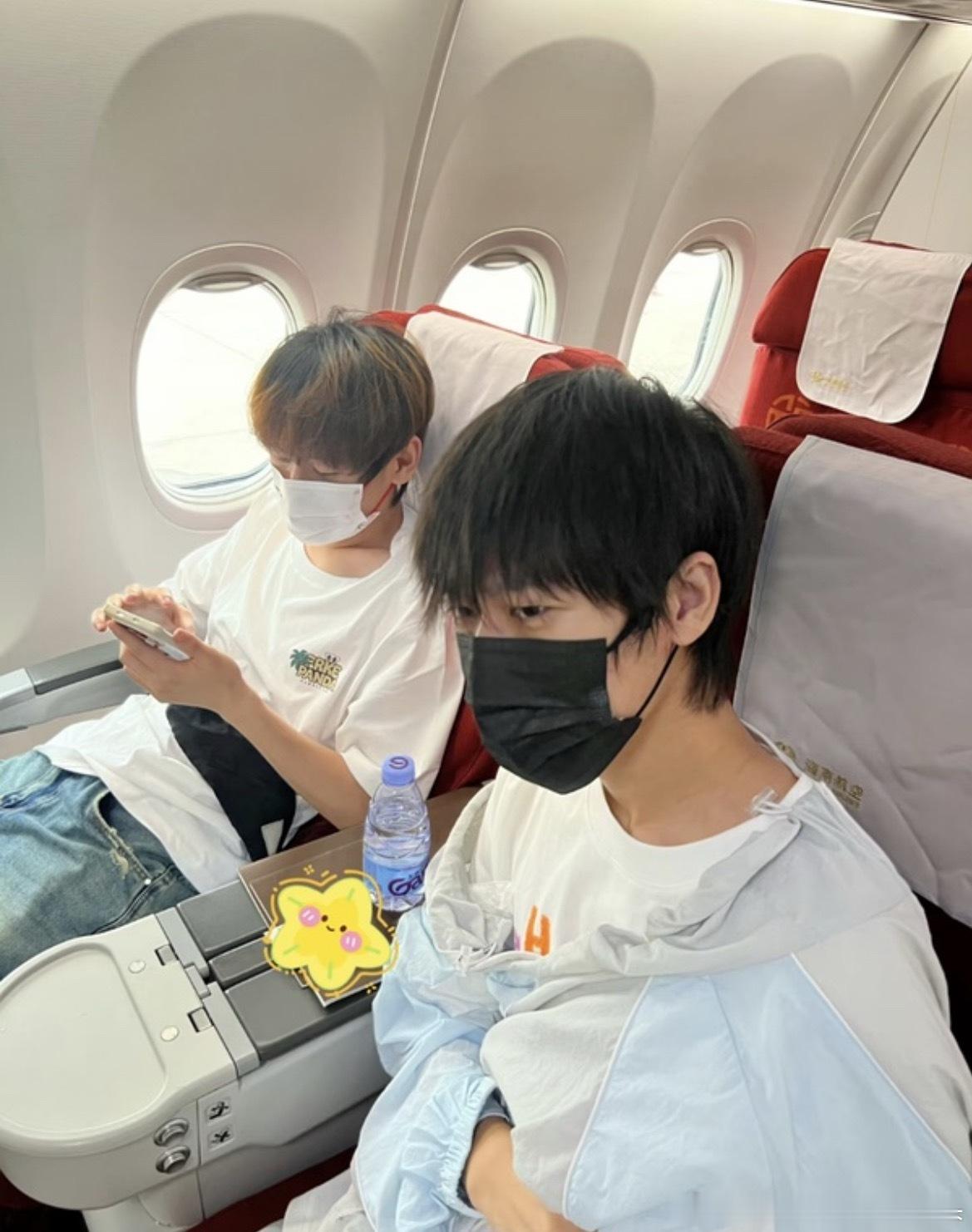 呃呃呃怎么只有一瓶水… 