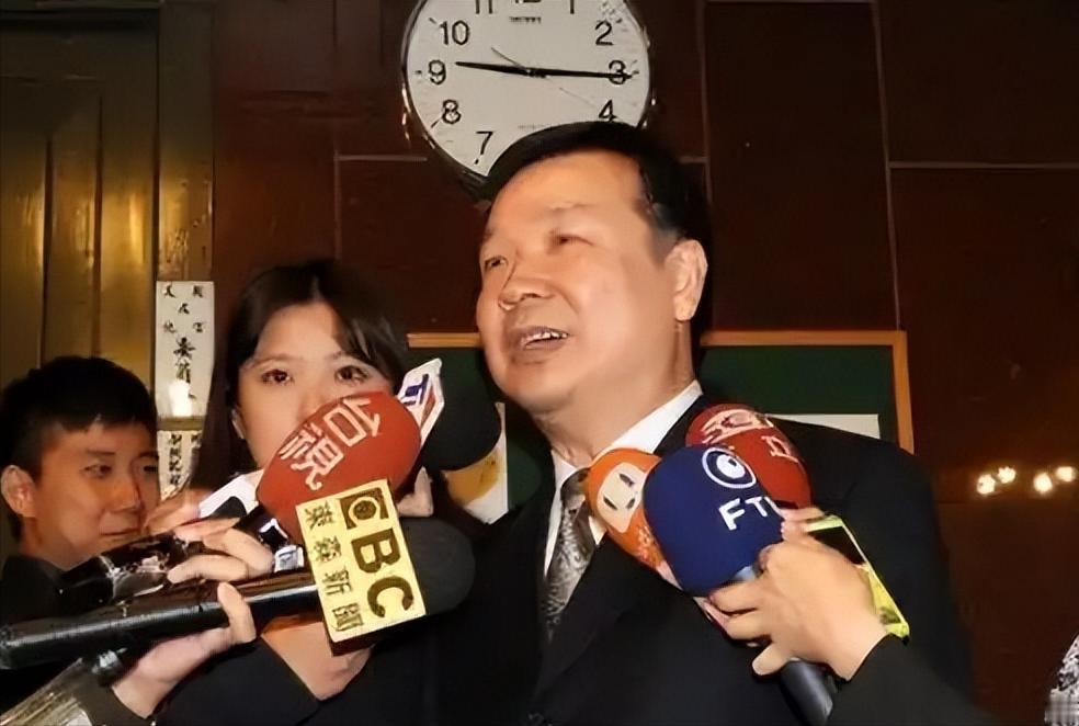 一把椅子引发的“国格”闹剧：台湾省凭什么跟国家平起平坐？

8月9日，日本长崎原