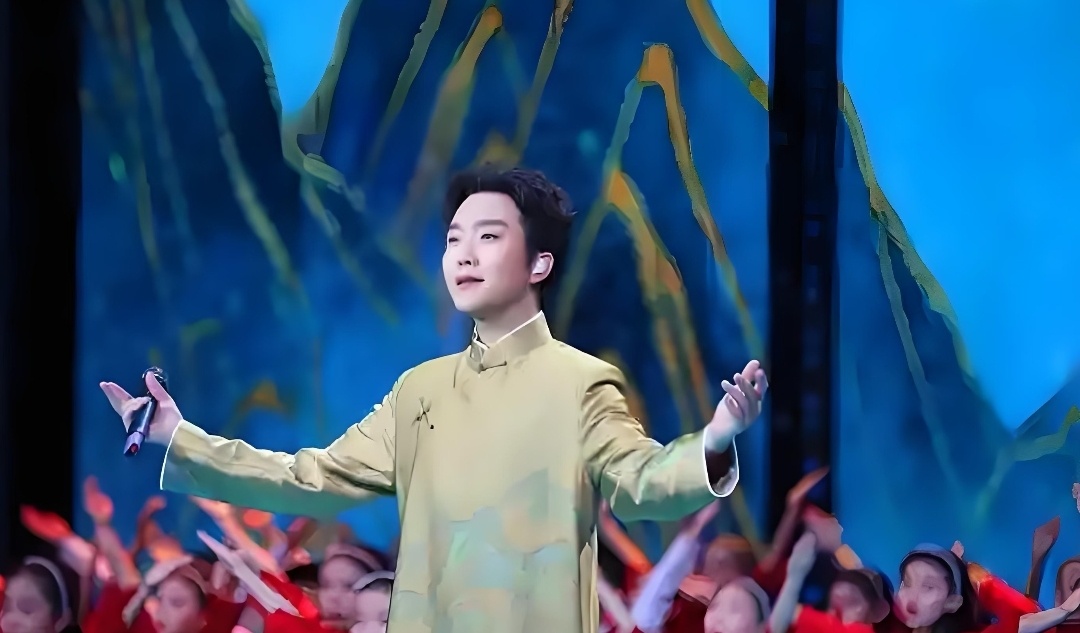 李玉刚新歌太适合五一自驾游了李玉刚老师的新歌也太好听啦！南迦巴瓦开的花～如此悦耳