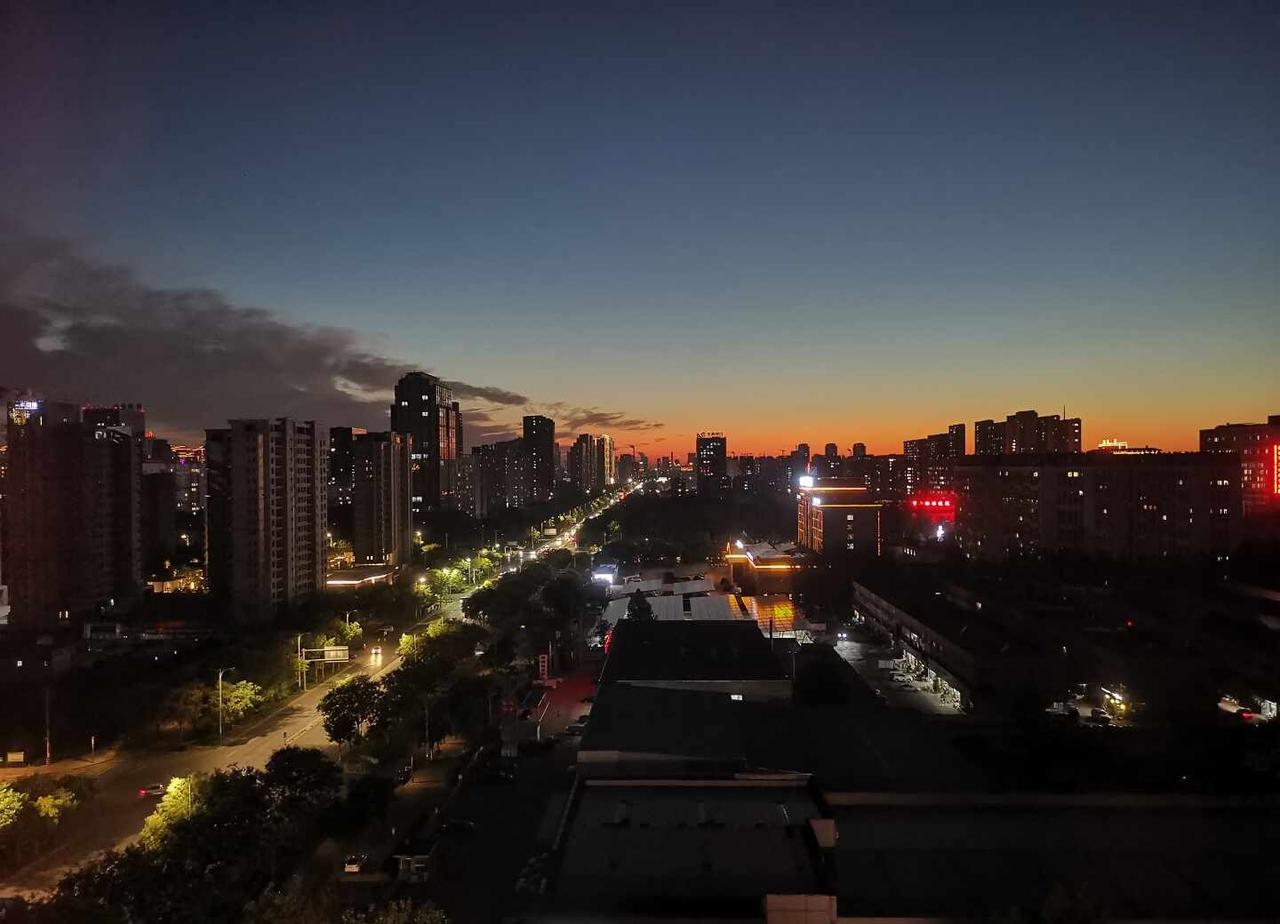 夕阳中的城市