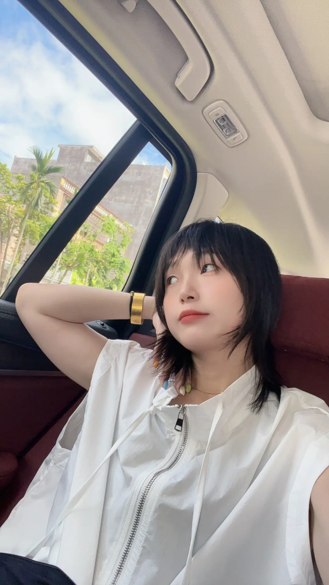 人到了一定程度，就会改变自己。不需要别人认同，只在乎自己！