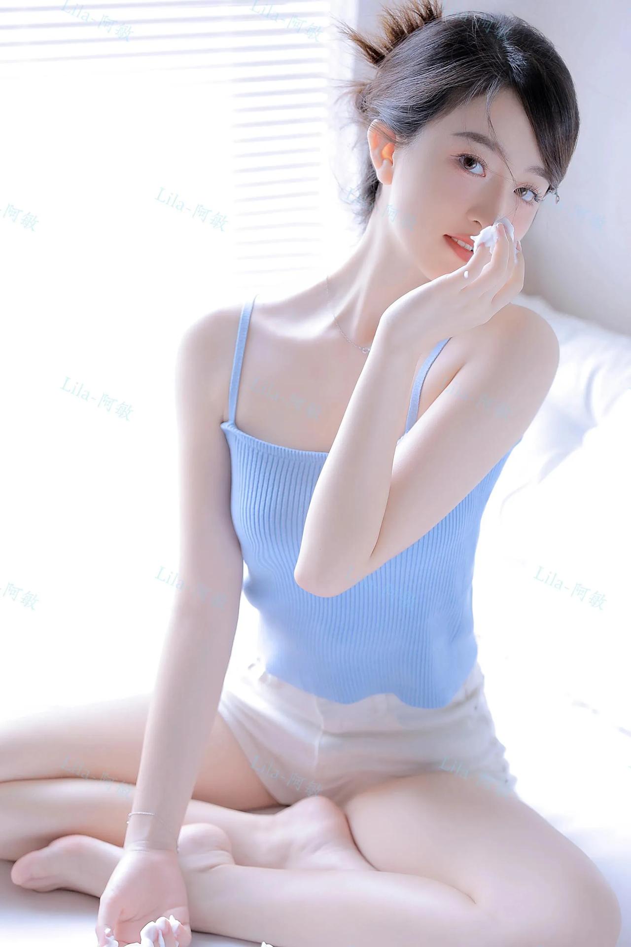 一件蓝色