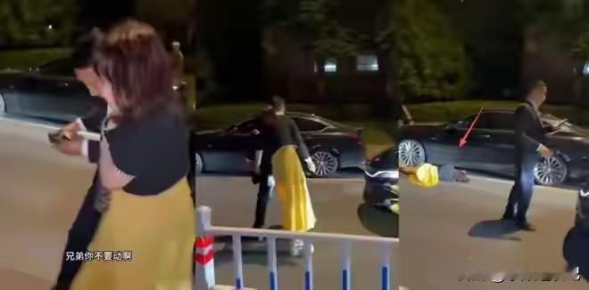 江苏常州有个女的，专门打穿西装的男司机，打得那个男司机一脸懵逼！


5月10号