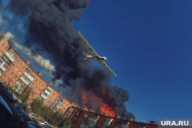 克里米亚经历不平静之夜。

今天凌晨，多个城市发生连环爆炸，克里米亚大桥实行临时