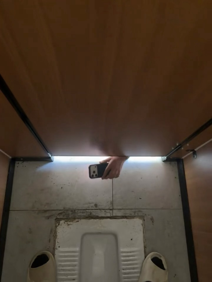 手机还挺高级的 ​​​