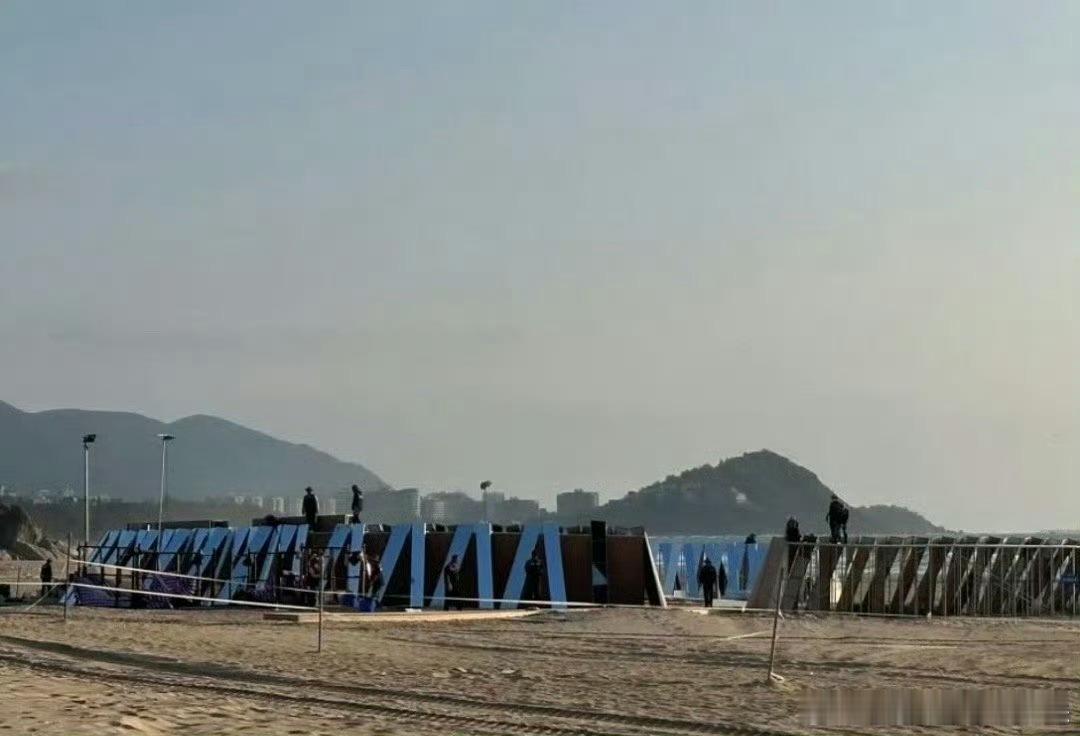 浪姐已经在海南建舞台了，即将飞海南的女艺人航班🈶彭小苒 2.9飞海南 王珞丹 
