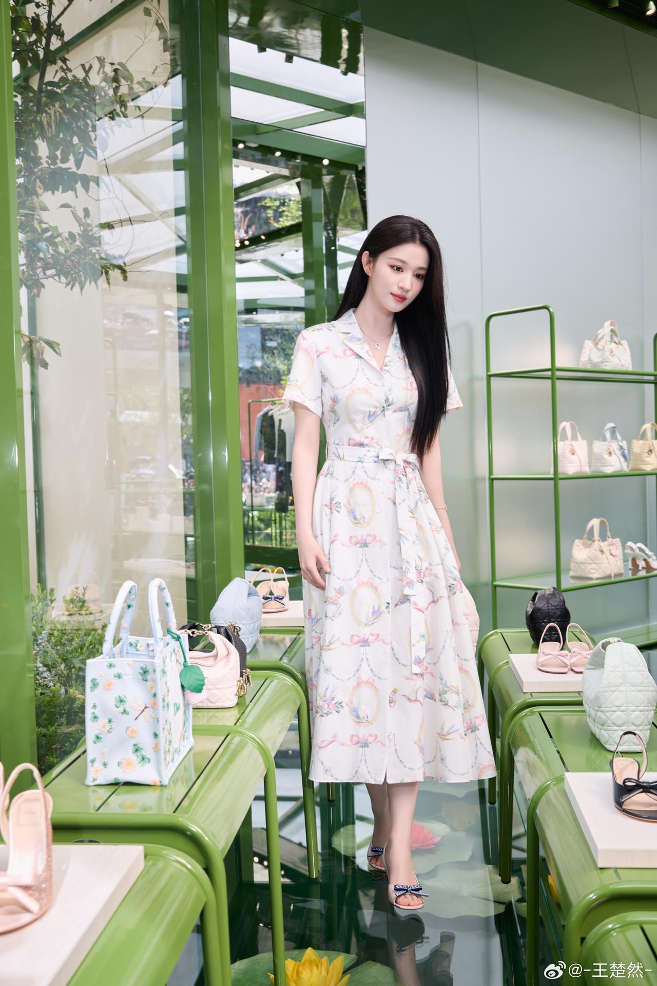 有人说王楚然不怎么好看。
大家觉得她是什么级别的美女？