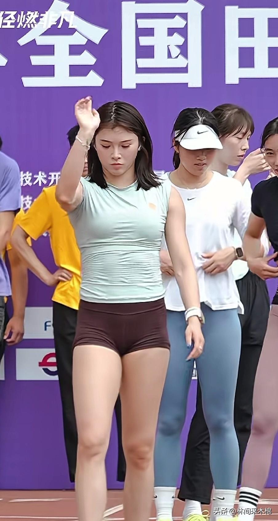 所以运动到底能不能减肥？她每天那么高强度的运动，看着肌肉很紧实，但也很显壮啊！