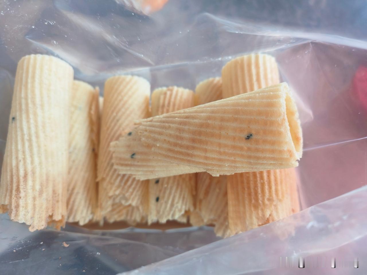 玉林本地手工蛋卷，没有夹心，但是真的很脆很香很好吃~