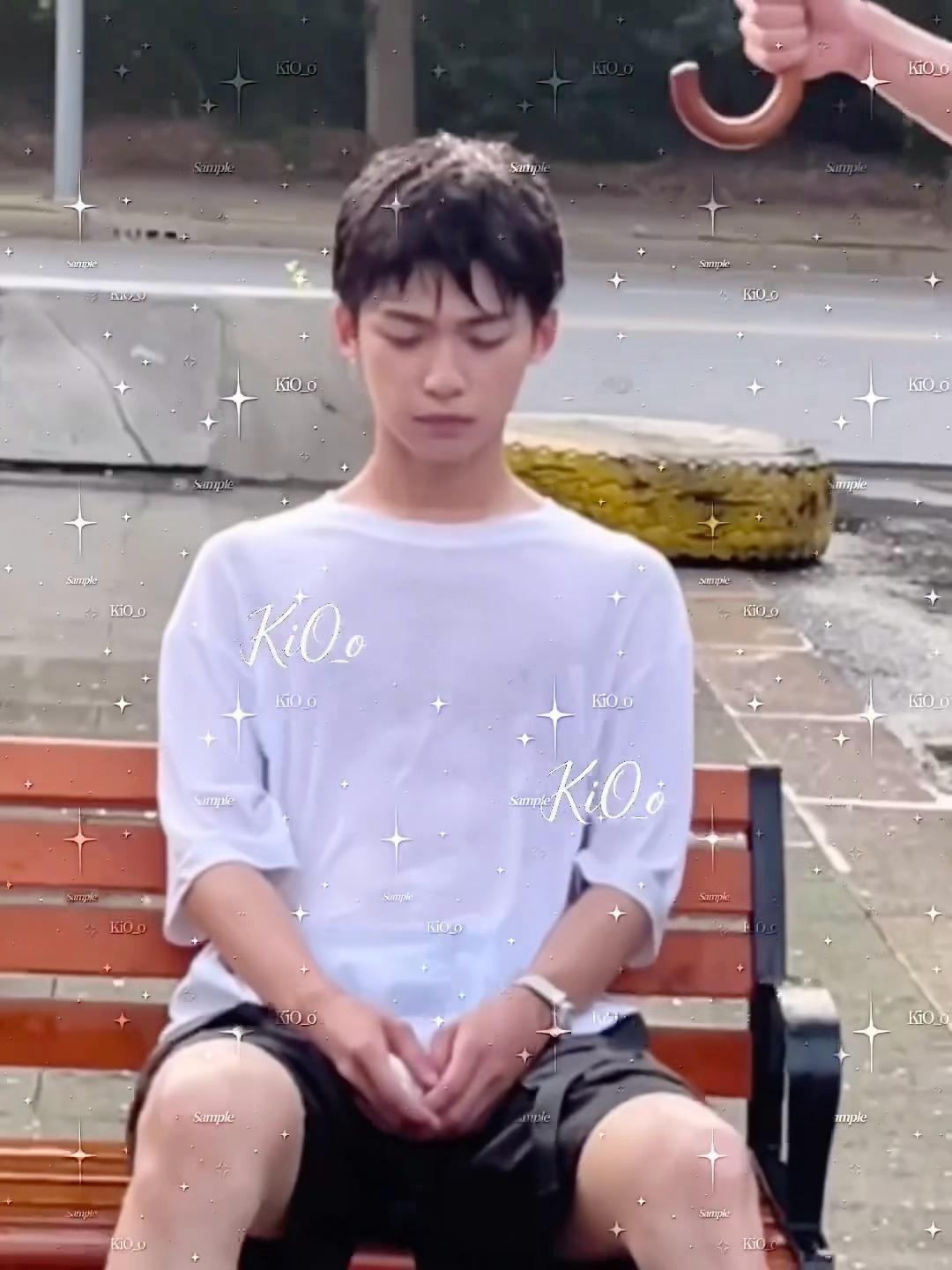 湿漉漉的小可怜儿 