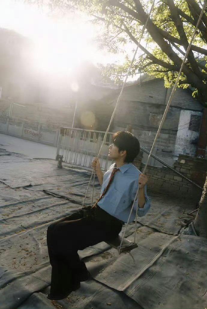 张颜齐新专辑里写满了故事张颜齐新专辑山和故人正式上线 用心创作，唱响山与故人的篇