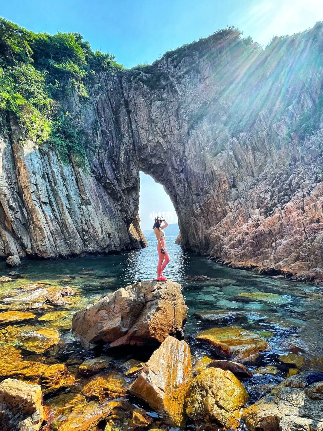 📍吊鐘洞·金魚擺尾·香港絕美四大海蝕洞之一