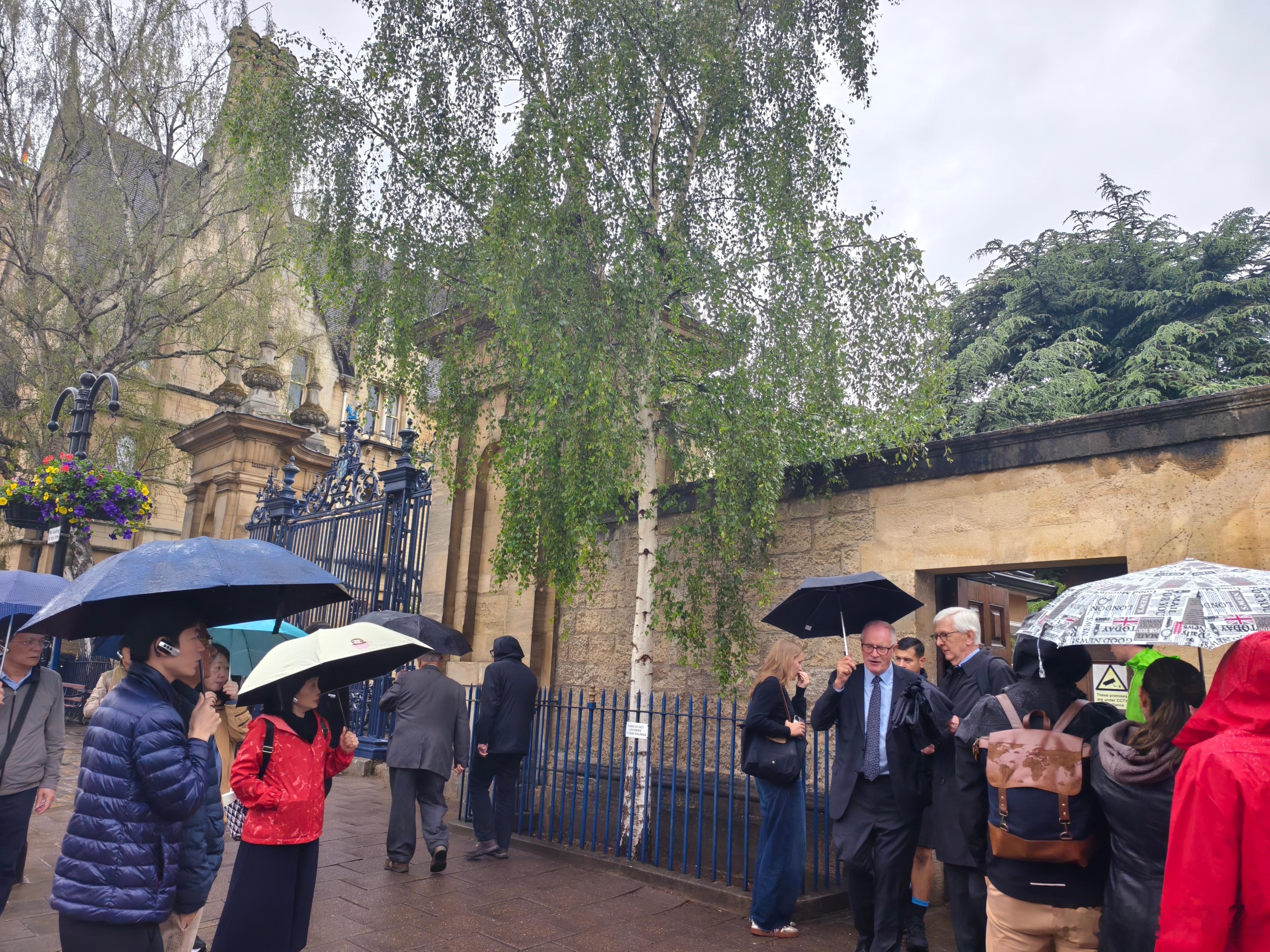 6月英爱 伦敦牛津，牛津的教授也是著名的一景。 英国·Oxford Univer