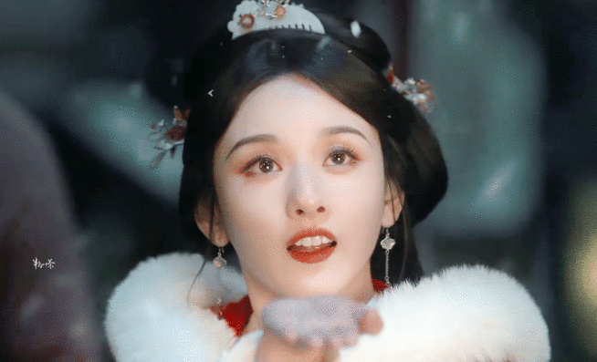 折腰大事很妙谁能拒绝《折腰》啊！祖儿和刘宇宁这对组合，一个美貌出圈，一个身高瞩目