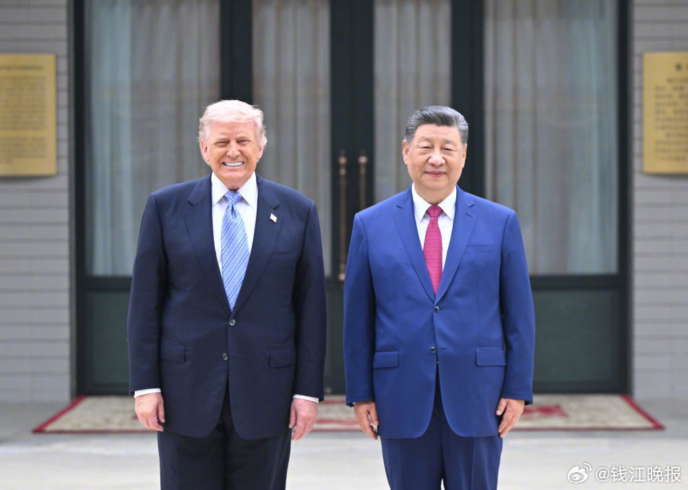 #中美领导人小范围会晤#【习近平同美国总统特朗普在中南海小范围会晤】 5月15日