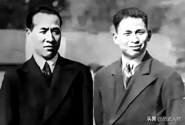 1940年，林彪在莫斯科疗养期间拍下罕见西装正装合影，身旁站立的青年正是他麾下赫