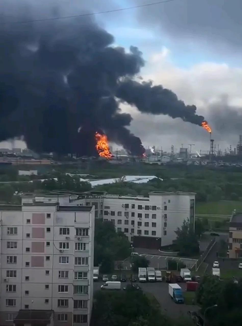 俄媒报道，当地时间18日，莫斯科州州长沃罗比约夫证实，在当天乌军向俄首都地区发动