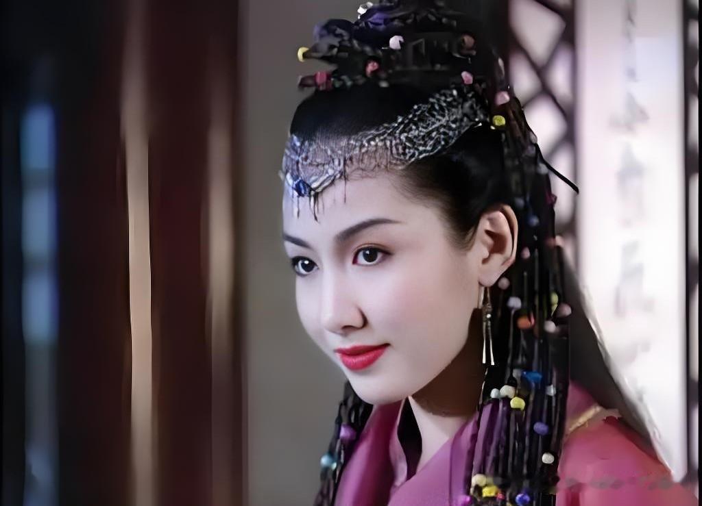 古风美人排行榜  第5页(41名到50名)

41、黎姿的赵敏，貌美度89.9分