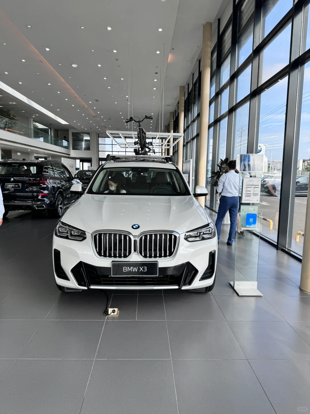 决赛圈了友友们 买x3还是c260l