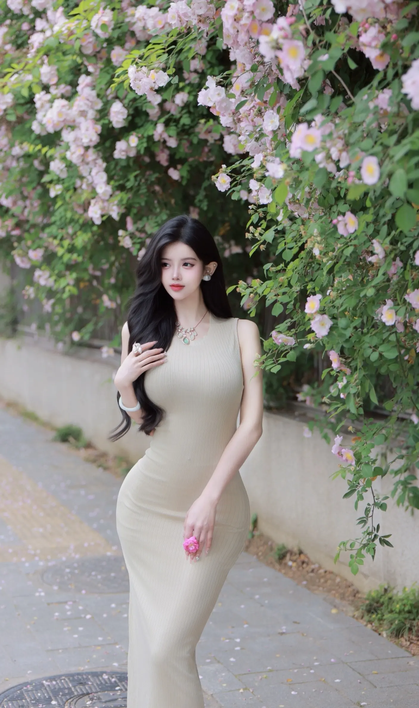 像百花撞了春风
