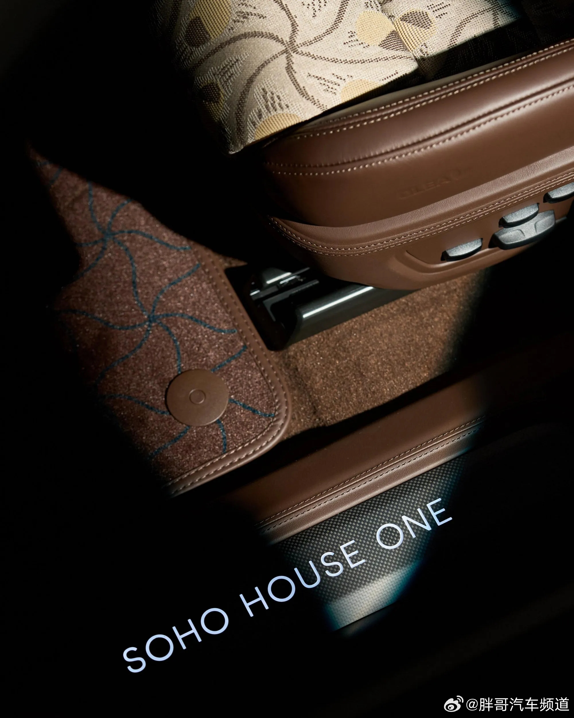 胖哥汽车频道 保时捷发布与Soho House联名的专属定制车型——Taycan