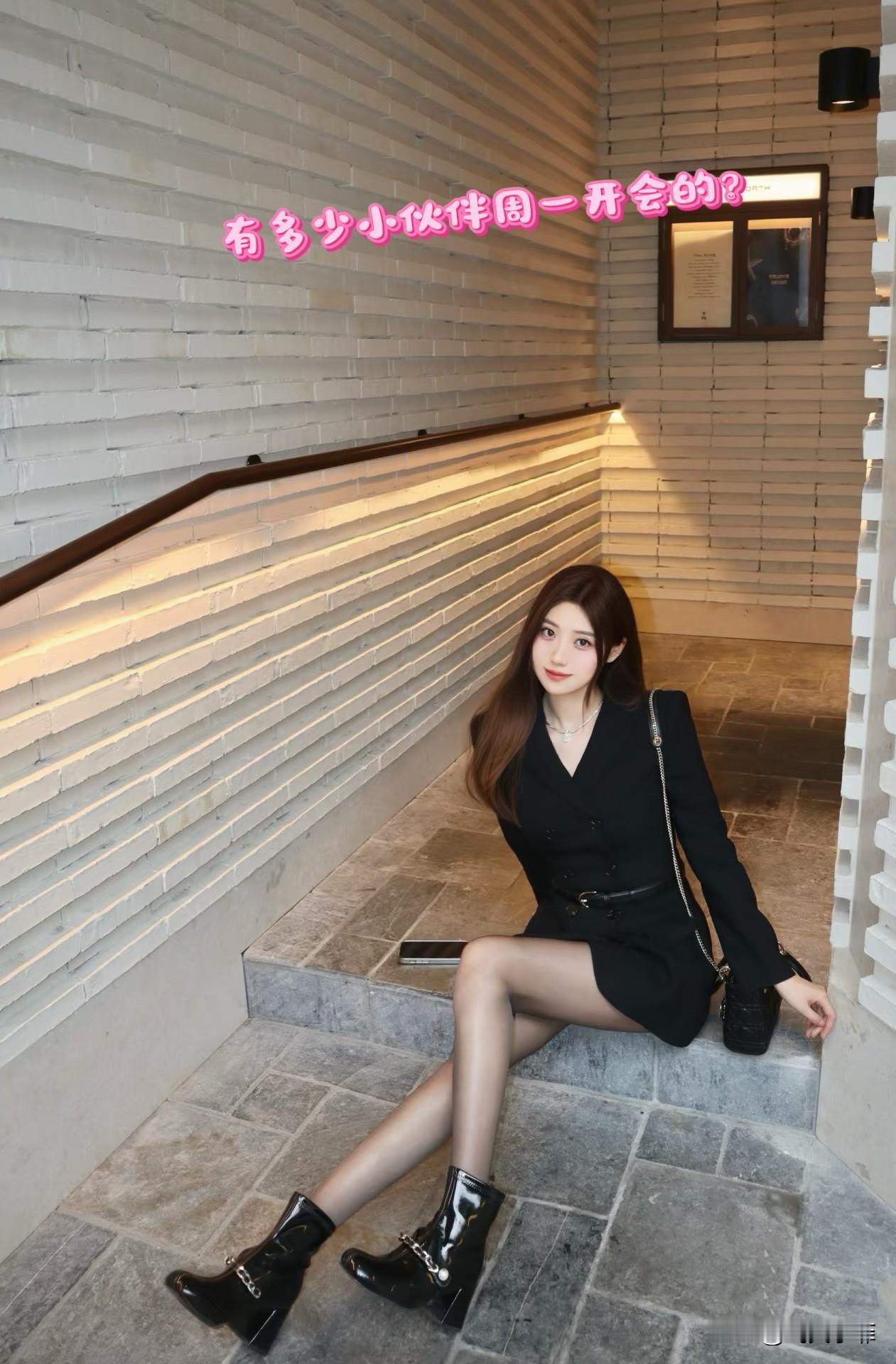 空姐的周一[彩虹][彩虹][彩虹]
是哒，周一小菲休息，
小伙伴们是不是特别羡慕