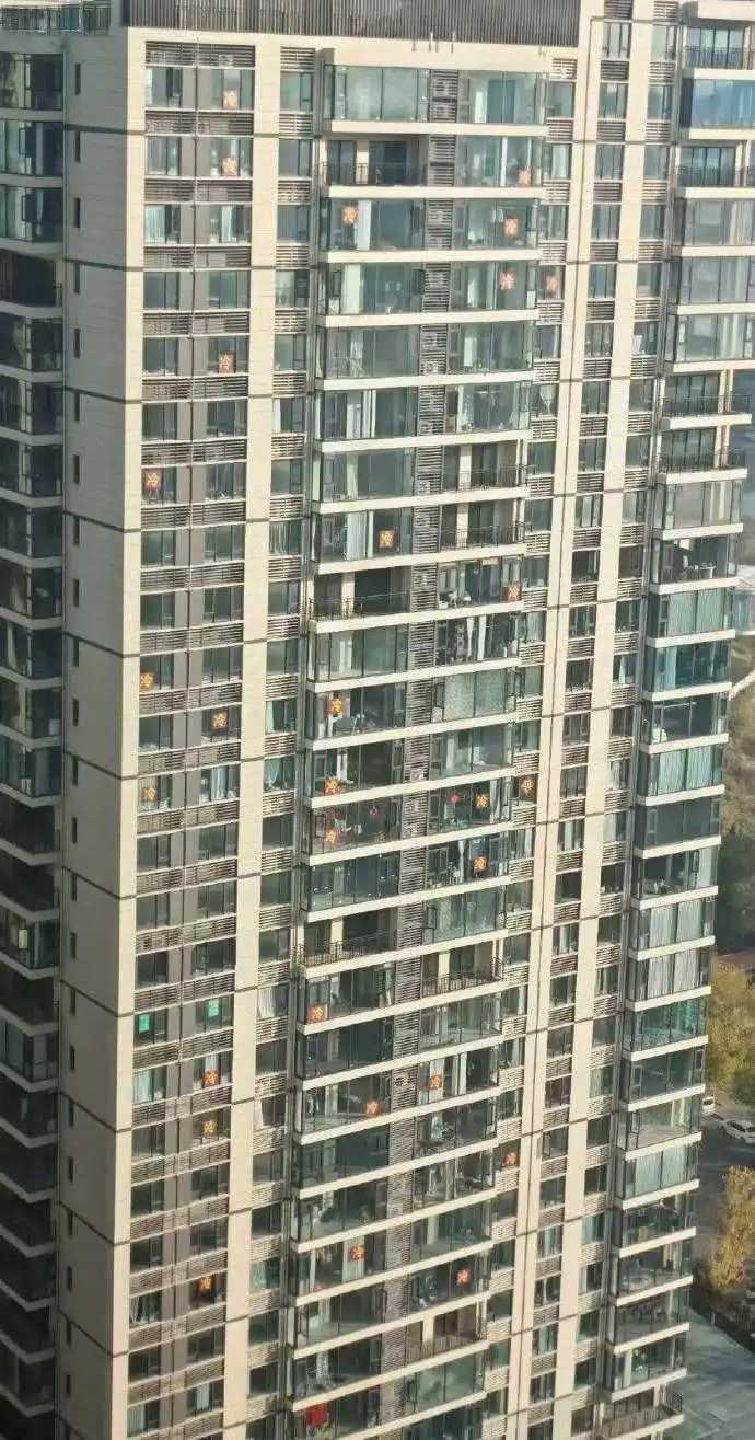 网友：这小区的业主怕是真被冻坏了，太团结了。你们那里多少度了呢？