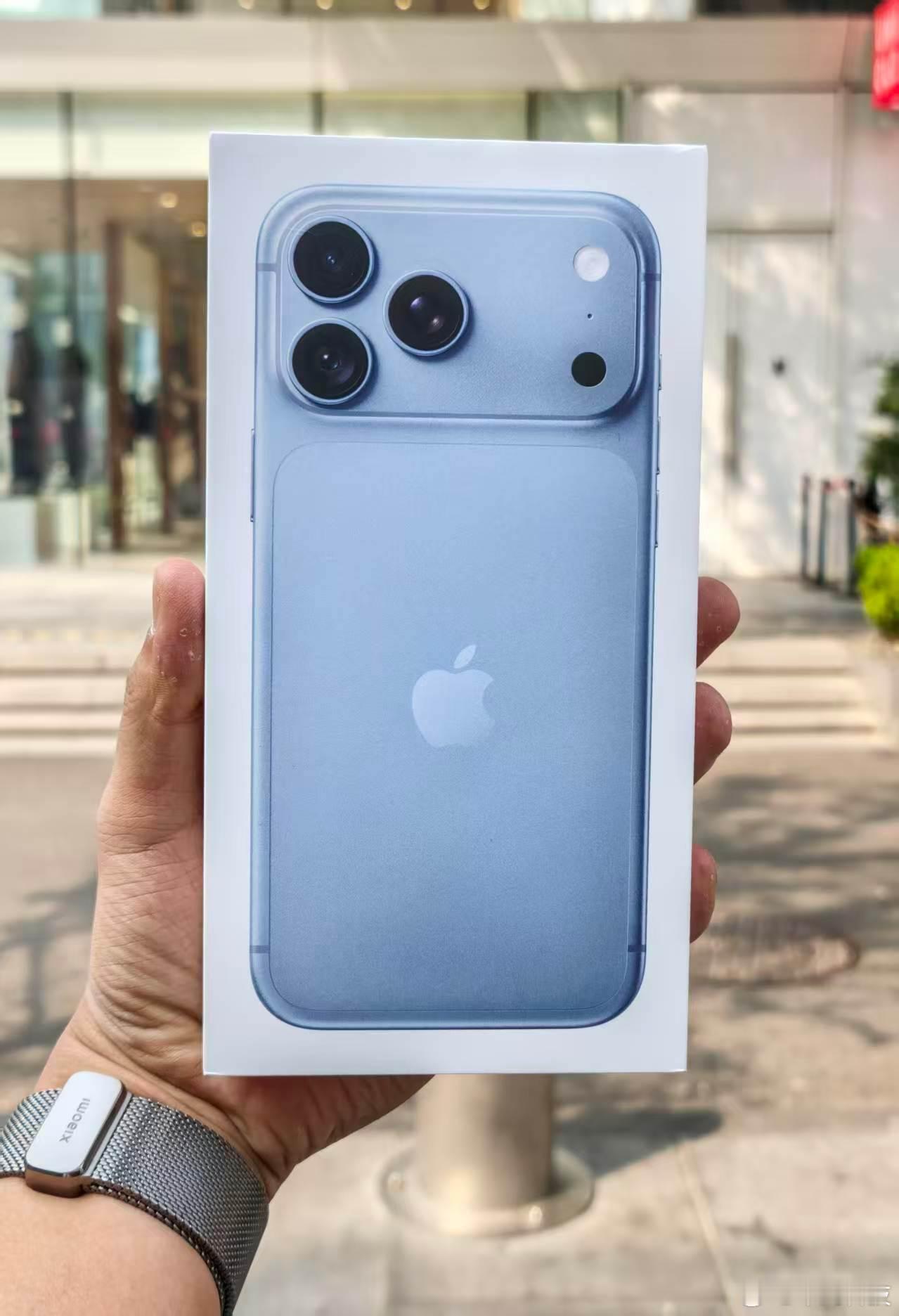 iPhone18ProMax加价二三百好了，按照这个势头，等到下午估计Pro M
