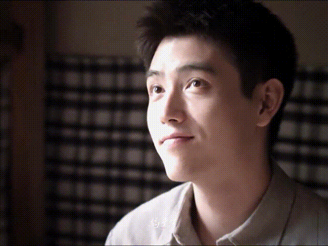 陈飞宇特写眼技纯真年代的爱情 镜头推上去那一刻，陈飞宇眼里全是戏。从惊讶到心动，