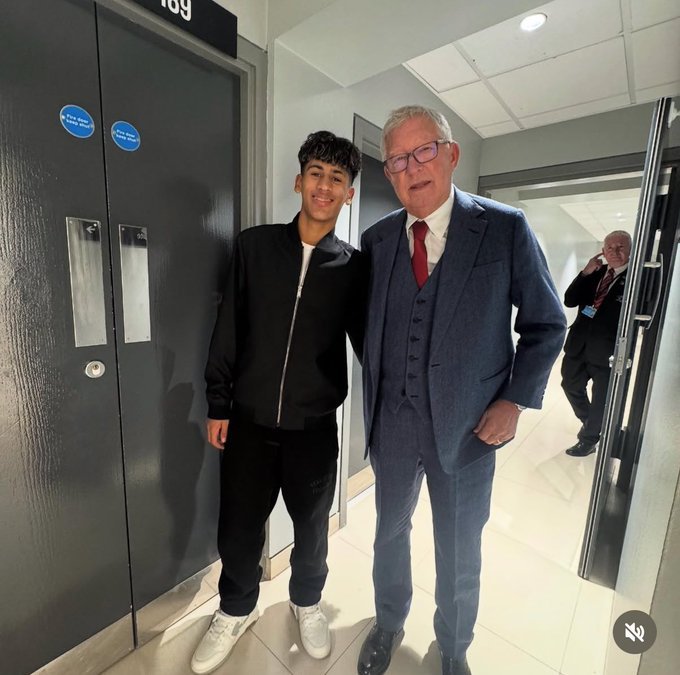 JJ加布里埃尔的ins非常荣幸遇到传奇弗格森爵士 