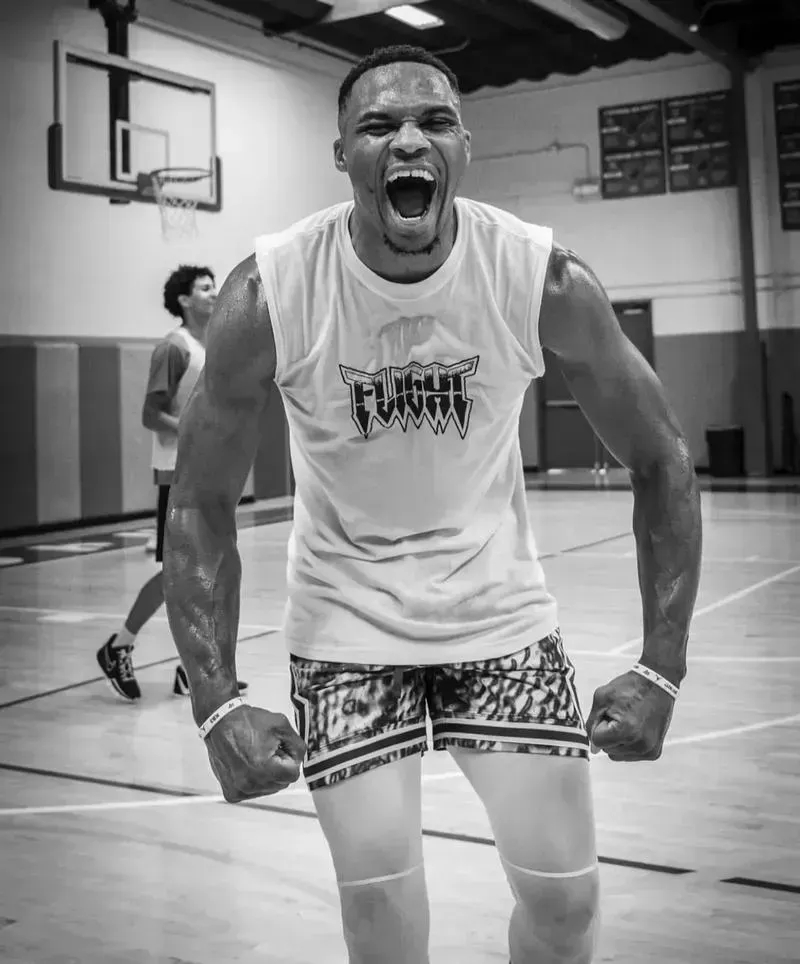 ​根据记者Jake Fischer透露，威少下赛季可能不会在NBA打球，如果威少