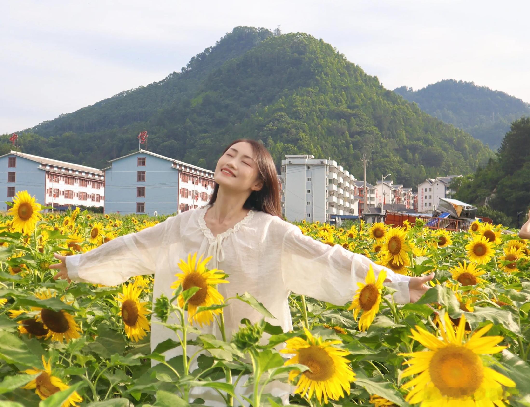 花花花花花海向日葵向日葵气质穿搭小姐姐清纯甜美