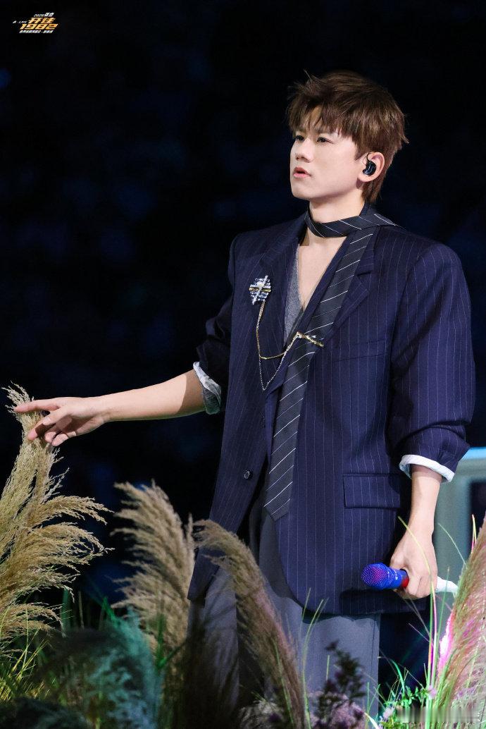 张杰在舞台上造了一个家 张杰2026的第一场开了个好头 2026首场快乐张杰开启