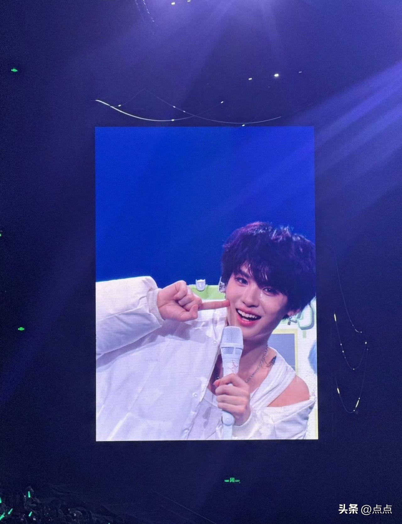 贾想世界-Glitch首演圆满落幕✨
这场演唱会的惊喜是不是超满格！特别感谢纯姐