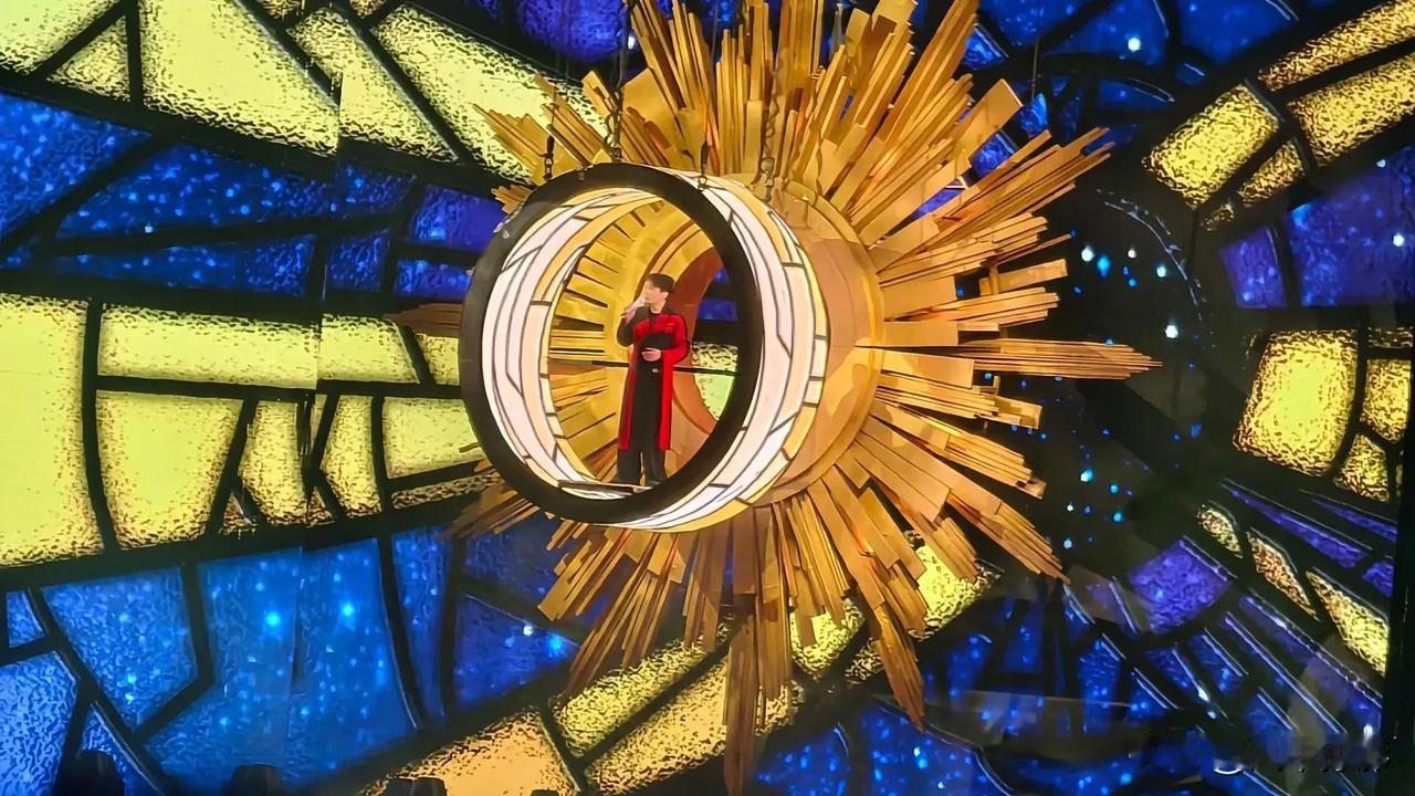 阿哲未来式终极版世界巡回演唱会南宁站，80后大多会几首张信哲的歌吧！《爱如潮水》