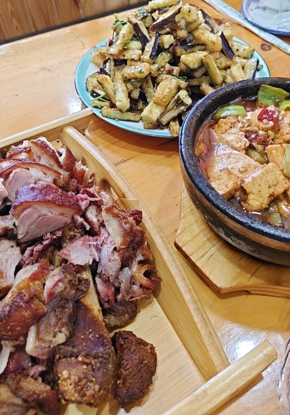 嗯张嘴。 