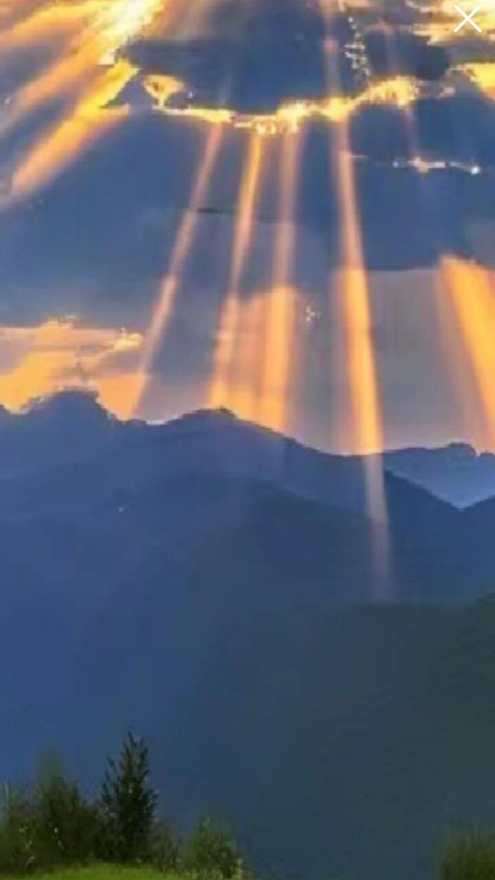 普照大地……