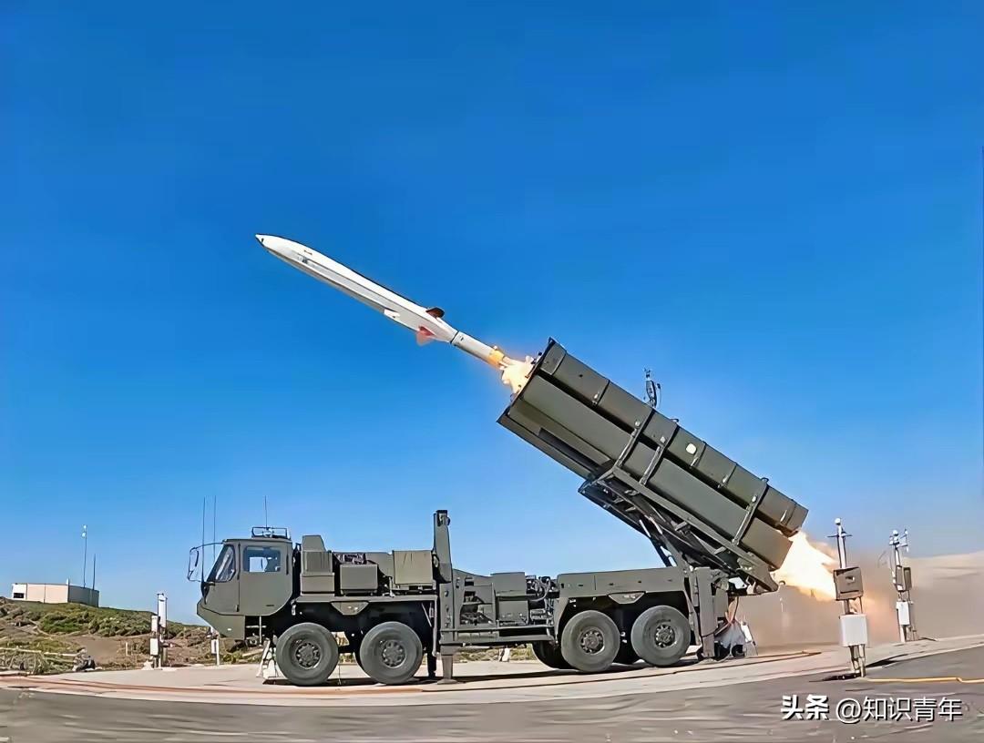 危险！日本即将部署首枚射程1000公里导弹！

​据日本共同社3月8日报道，当天